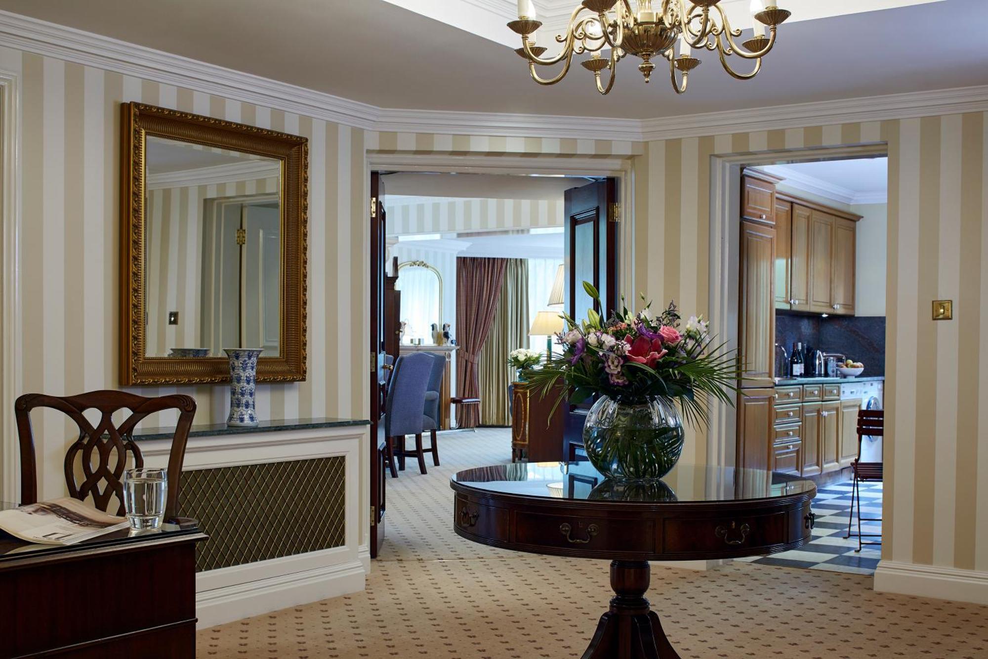 Cheval Thorney Court At Hyde Park Aparthotel Londra Exterior foto